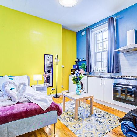 Studio With A Large Toilet And A Separate Room Budget Price Central London Kültér fotó